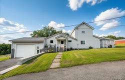 3519-3523 Dark Shade Dr, Windber, PA 15963