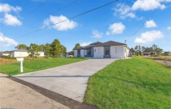 2813 18th Street SW, Lehigh Acres, FL 33976
