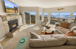 438 Shellmidden Way, Yachats, OR 97498