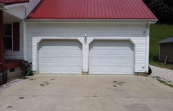 9696 KY Route 580, Oil Springs, KY 41238
