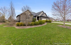 555 Stonehenge Drive SW, Grandville, MI 49418