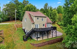 909 36th Avenue NW, Hickory, NC 28601