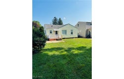 1602 Colonial Boulevard NE, Canton, OH 44714