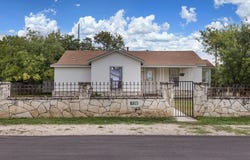 736 Moore St, Kerrville, TX 78028