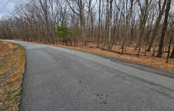 314 Ridgewood Lane, Hawley, PA 18428