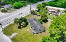 1056 9th Street SW, Vero Beach, FL 32962