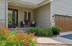 820 Vineland Court, Chanhassen, MN 55317