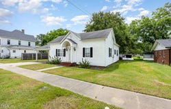 102 S College Avenue, Kenly, NC 27542