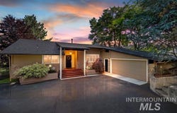 730 E Curling Dr, Boise, ID 83702-1907