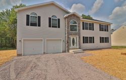 111 Center Drive, Blakeslee, PA 18610