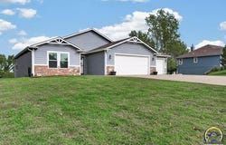 9808 SW Deer Trail ST, Topeka, KS 66610