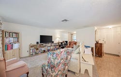 807 Ross CIR, Lockhart, TX 78644