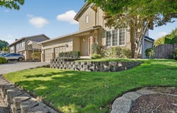 535 NE 24TH St, Gresham, OR 97030