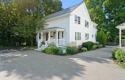 9 Temple Pl, Andover, MA 01810