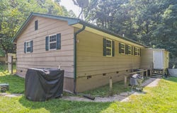 205 Little Leatherwood Road, Lost Creek, KY 41348