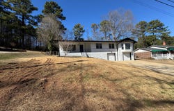 1416 29TH AVE N, Hueytown, AL 35023