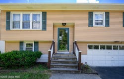 99 Fiddlers Lane, Colonie, NY 12110