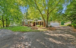 100 Calverton Road, St Louis, MO 63135