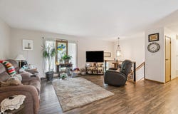 1001 Pawnee Drive NW, Cedar Rapids, IA 52405