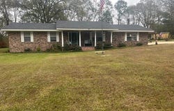 35 Theo's Dr, LAUREL, MS 39443