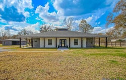 7167 Donaldson Dr, Gonzales, LA 70737