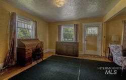 867 Walnut St, Twin Falls, ID 83301-6958