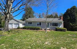 71 Kenyon Avenue, South Kingstown, RI 02879