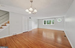 2117 RAVENWOOD DRIVE, FOLCROFT, PA 19032