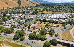 585 Old Canyon Rd, Fremont, CA 94536