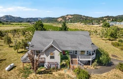 360 CAPITAL LN, Roseburg, OR 97471