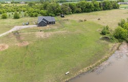 1714 SE Herschell RD, Tecumseh, KS 66542