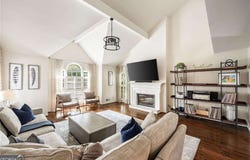 1094 Club, Atlanta, GA 30319