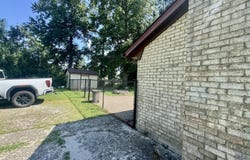 8215 Afterglow Dr, Louisville, KY 40214