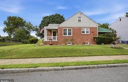 2 MYRTLE AVE, RIDLEY PARK, PA 19078