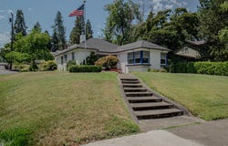 1332 E Main Street, Medford, OR 97504