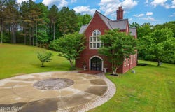 1620 Dry Creek Road, Pinson, TN 38366