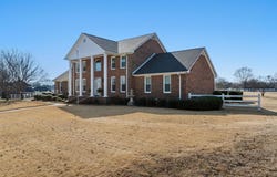 100 E Meadow Hill Dr, Florence, AL 35633