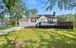12 Sunset Road, Merrillville, IN 46410