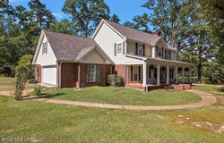 402 Springwood Circle, Terry, MS 39170