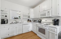 2012 WAVERLY Circle, St. Charles, IL 60174