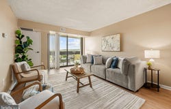 5300 HOLMES RUN Parkway, ALEXANDRIA, VA 22304
