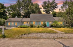 25 Manor Way, Osterville, MA 02655