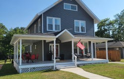 511 E 2ND SOUTH Street, Carlinville, IL 62626