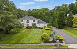 6 Overlook Drive, Jackson, NJ 08527