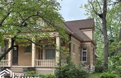 502 E Burlington Avenue, Fairfield, IA 52556