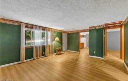 211 E Canal Street, Navarre, OH 44662