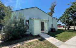 201 E 6th St, Lampasas, TX 76550