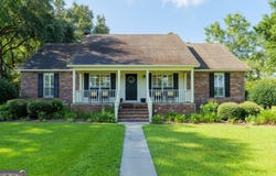 200 Jacqueline, Hahira, GA 31632