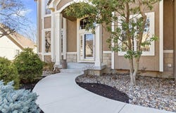 20219 W 93rd Street, Lenexa, KS 66220