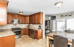 20 Jamaica Avenue, Plainview, NY 11803